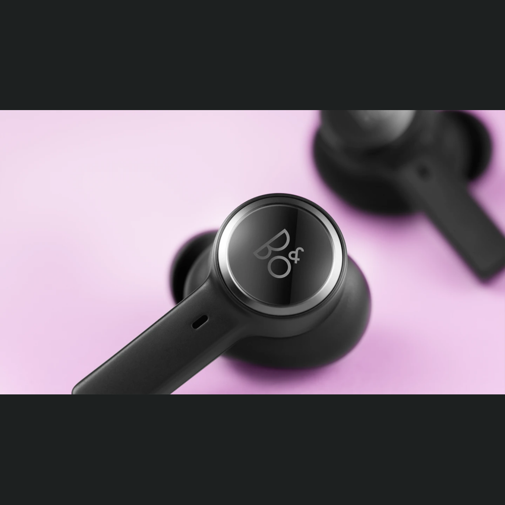 Kufje pa tel Bang & Olufsen Beoplay EX në vesh, anulim adaptiv i zhurmës, antracit i zi