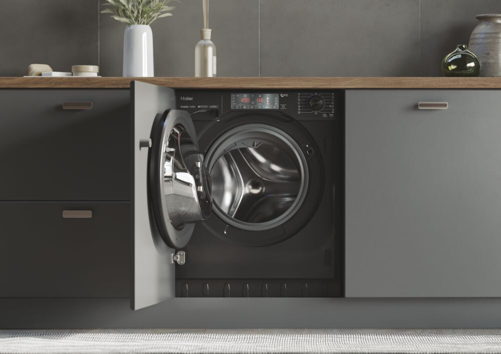 Lavatriçe e integruar Haier HWQ90B416FWBB-S, 9 kg, 1600 rpm, motor inverter BPM, Klasi A, E zezë me shkëlqim, 15+1 programe, L x H x L (cm) 60x53x82