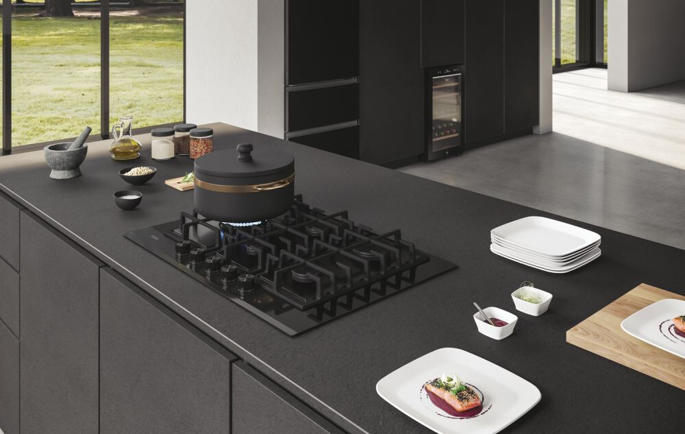 Pllakë me gaz Haier HAVG7WL4HB, 5 zona, E zezë, Gas On Glass Seria 6, 75 cm