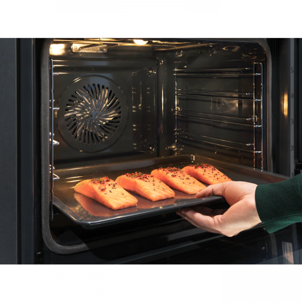 Furrë me avull Electrolux EOB8S39H SteamBoost, 70 l, e zezë, A++