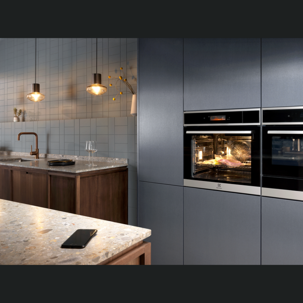Furrë e integruar Electrolux EOB9S31WX, 70 l, A++