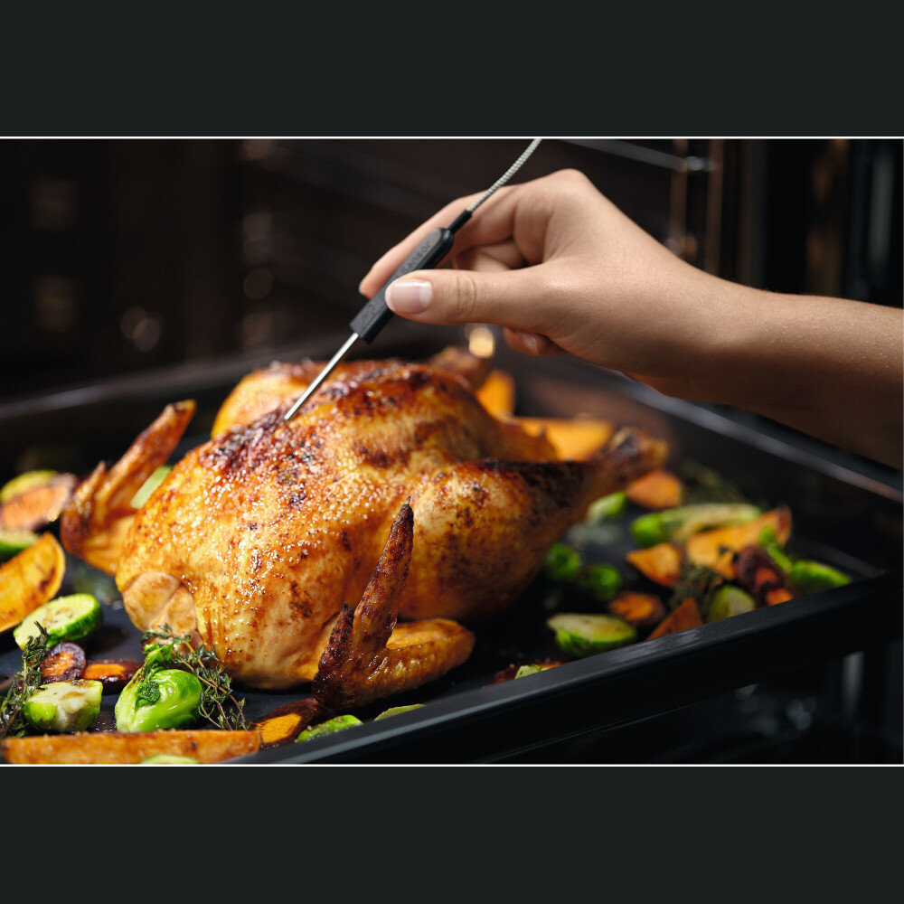 Furrë me avull Electrolux EOD4P57H, SteamBake, me vetëpastrim pirolitik, 72 litra, e zezë, A+