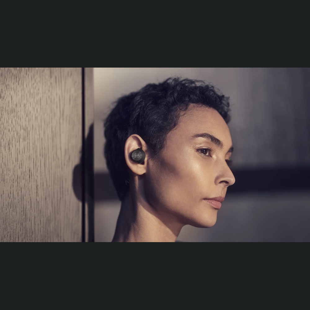 Kufje pa tel Bang & Olufsen Beoplay EQ në vesh, Anulim i Zhurmës Adaptive, Midnight Blue
