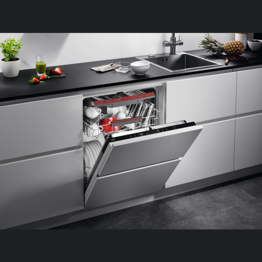 Enëlarëse plotësisht e integruar AEG FSB53927Z, GLASSCARE, 60 cm, 14 komplete, INVERTER, D
