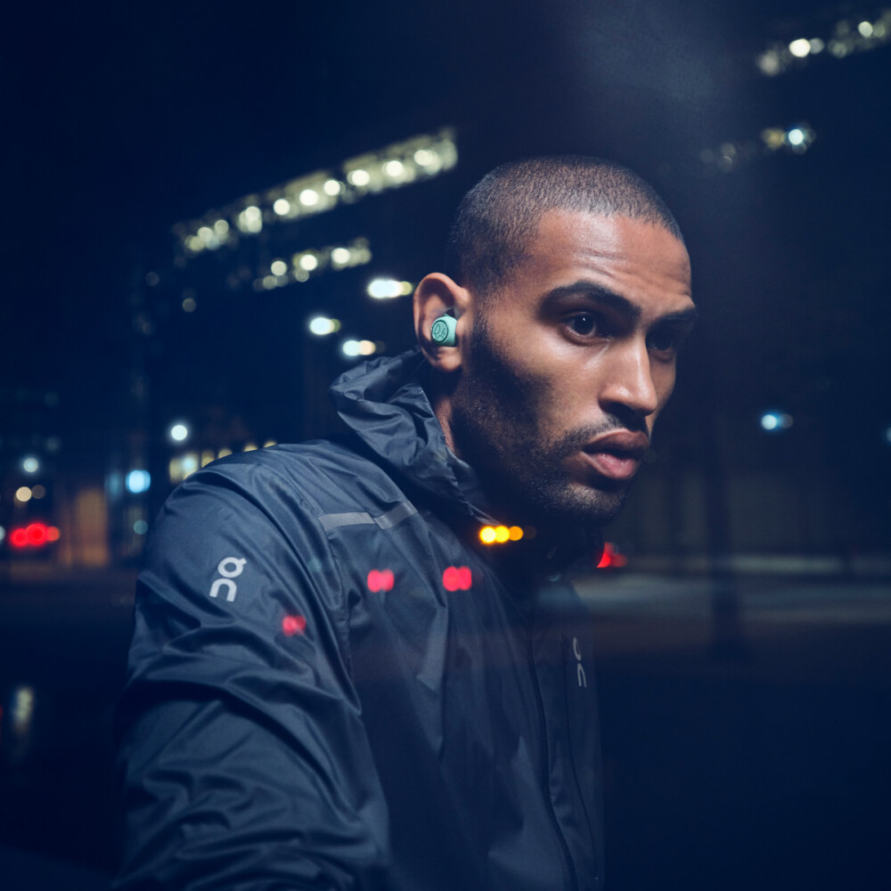 Kufje me valë në vesh Bang & Olufsen Beoplay E8 Sport, të papërshkueshëm nga uji, Blu Oxygen