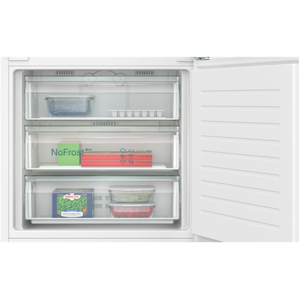 Frigorifer i integruar NoFrost Siemens KB96NVFE1, iQ300, hyperFresh, dritë LED, klasi E, 383 l