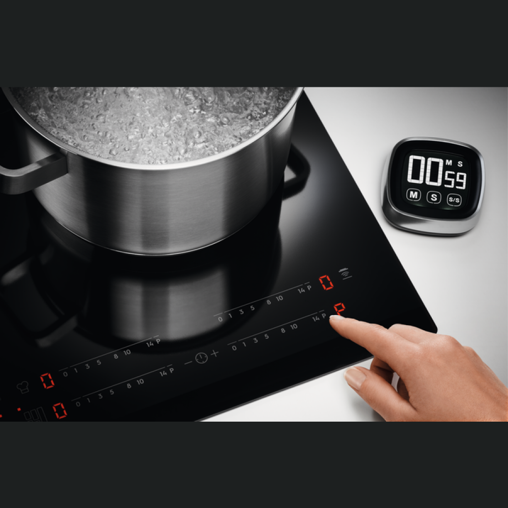 Pllakë me induksion Electrolux LIL61434C, 60 cm e zezë
