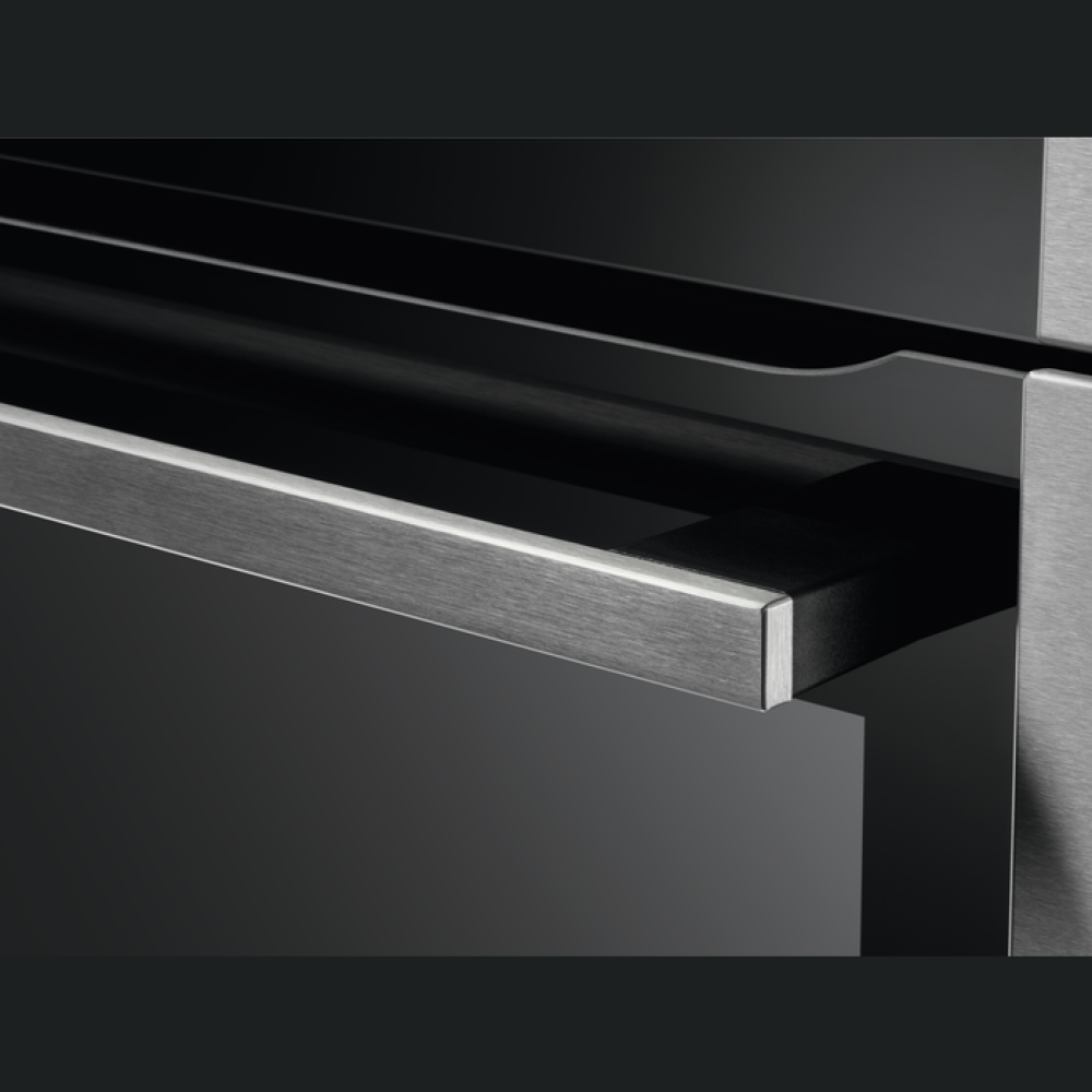 Furrë e integruar AEG BEE431310M, SURROUNDCOOK,  inox rezistent ndaj gjurmëve të gishtave, 71 l, A