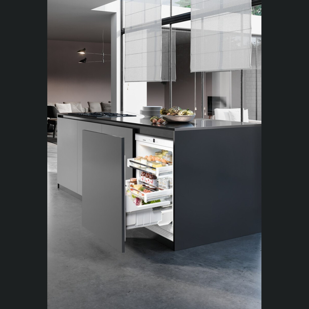 Frigorifer i integruar Liebherr UIKo 1550 Premium nën tavolinën e punës, 132 l, F