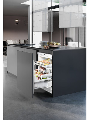 Frigorifer i integruar Liebherr UIKo 1550 Premium nën tavolinën e punës, 132 l, F