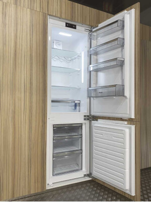 Frigorifer i integruar Pando PFBI, NoFrost, 243 l