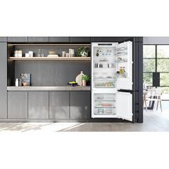 Frigorifer i integruar Siemens KB96NVFE0 iQ300 me sipërfaqen e poshtme të ngrirësit 193,5 x 70,8 cm, E