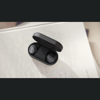 Kufje pa tel Bang & Olufsen Beoplay EQ në vesh, Anulim i Zhurmës Adaptive, Midnight Blue