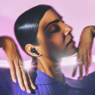 Kufje pa tel Bang & Olufsen Beoplay EX në vesh, anulim adaptiv i zhurmës, antracit i zi