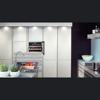 Kabineti vere i integruar Liebherr Premium WKEes 553, 18 shishe, 46 l, G