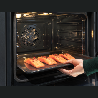 Furrë me avull Electrolux EOB8S39WX, SteamBoost, 70 l, A++